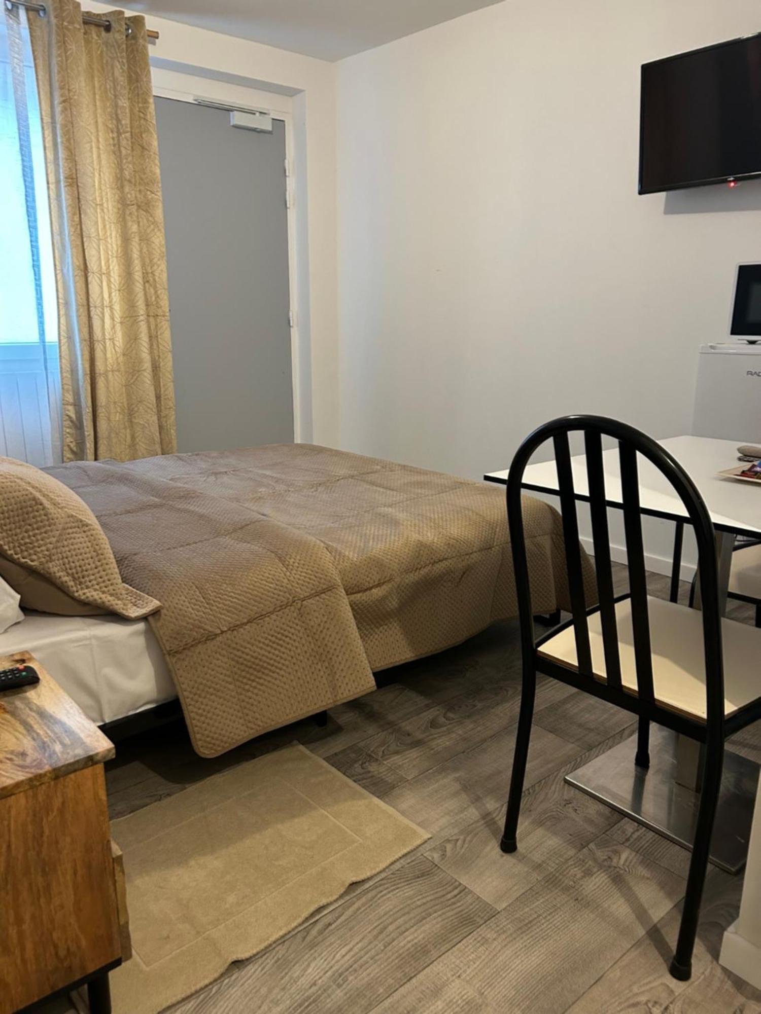 Hotel Saint - Charles Rambouillet Zewnętrze zdjęcie
